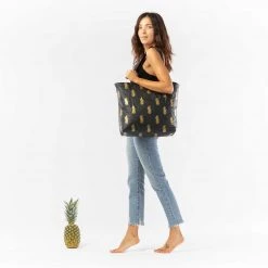 Aloha Pineapple Royale Day Tripper In Gold On Black