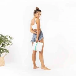 Aloha Mid Le Voyageur Pouch In Neon Turquoise